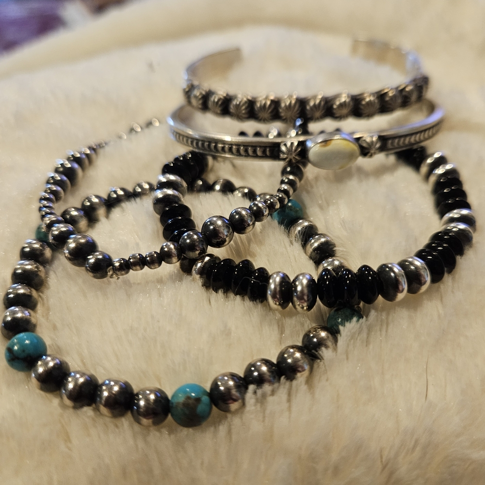 Elegant Silver and Onyx Navajo Pearls Beaded Bracelet Set